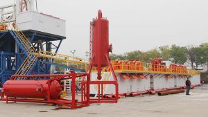 钻井液除气设备如何区分液气分离器与真空除气器？