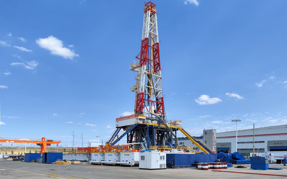 此次交付的ZJ90DBS（3000HP）钻机及相关配套设备为非洲用户定制的高端智能化装备