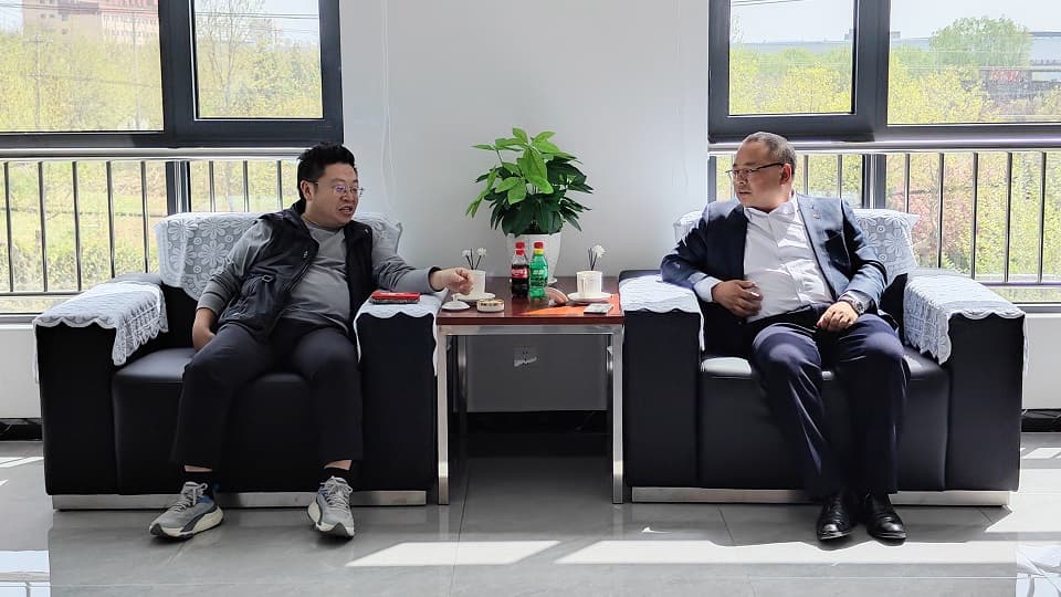 四川京斗云集团董事长刘芙余一行莅临正道能源交流洽谈