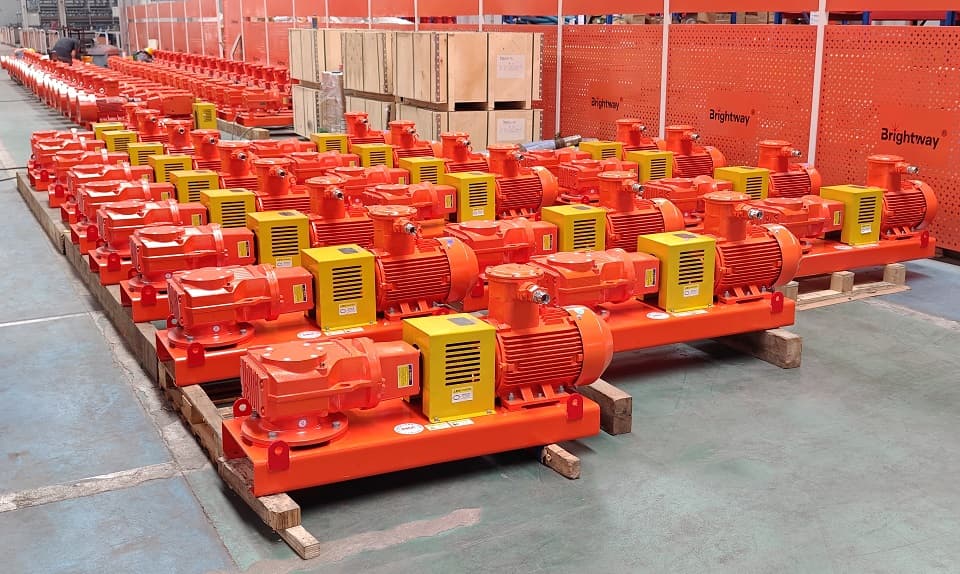 正道能源11台11KW斜齿轮泥浆搅拌器